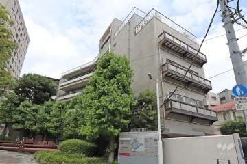 上智マンションの外観（南西側から）