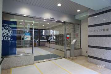 エントランスはオートロック付きです