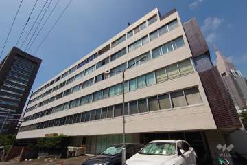 外苑マンションの外観（東側から）