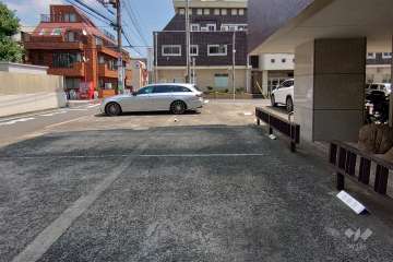 敷地内駐車場（屋外平面式）