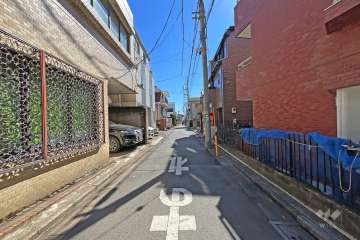 敷地東側の前面道路
