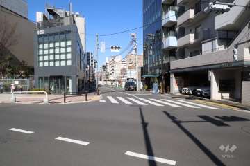 敷地北西側の前面道路　