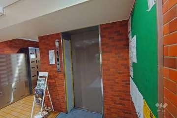 共用のエレベーター