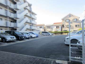 敷地内駐車場（屋外平面式）