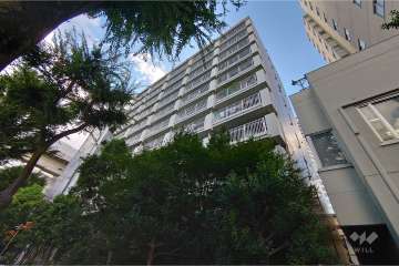 ライオンズマンション初台第２の外観（南東側から）