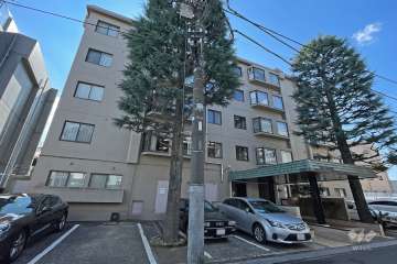 マンション原宿の外観（北西側から）