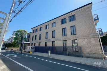 東高ペアシティ代々木大山の外観（南西側から）