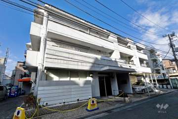 ライオンズマンション代々木上原の外観（南東側から）