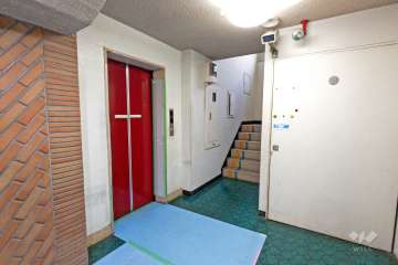 エントランス内エレベーターホール