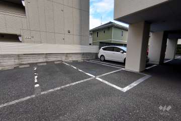 敷地内駐車場（屋外平面式）