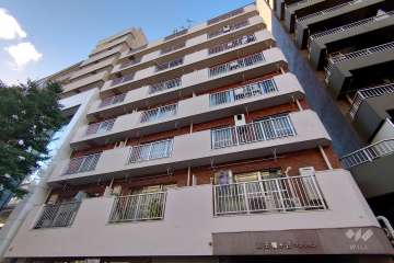 京王幡ヶ谷マンションの外観（南側から）