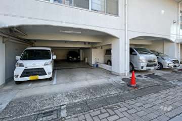 敷地内駐車場（屋内平面式）