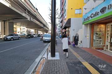 敷地北側の前面道路
