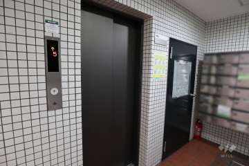 共用のエレベーター