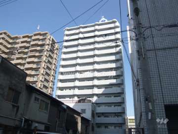 クラウンハイム尼崎昭和通の外観（南側から）