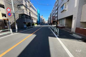 敷地北側の前面道路