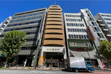 ダイネス壱番館渋谷の外観（西側から）