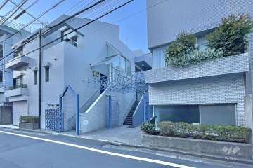 ラミアール神宮前の外観（北側から）