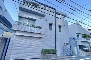 ラミアール神宮前の外観（東側から）