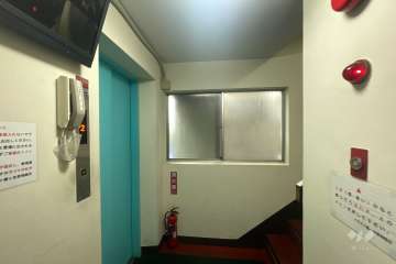 共用のエレベーター