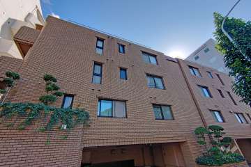 ハイネス代々木上原の外観（北東側から）