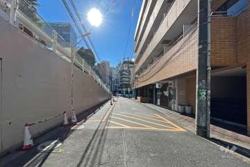 敷地東側の前面道路