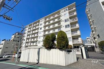 東建参宮橋マンションの外観（南東側から）