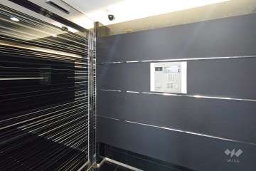 エントランスはオートロック付きです。