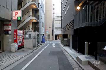 敷地北側の前面道路