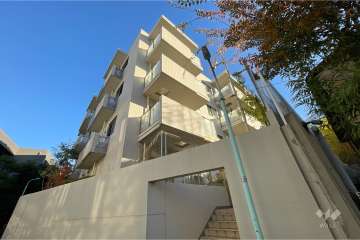 オープンレジデンシア広尾２の外観（南西側から）