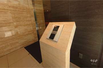 エントランスはオートロック付きです。