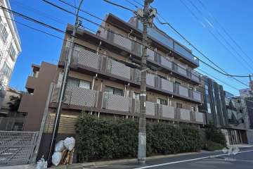 スカイコート渋谷北参道の外観（北西側から）