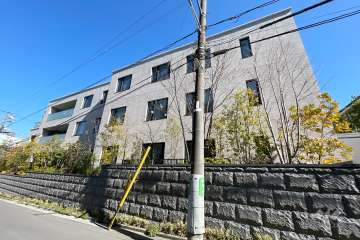 グランドメゾン上原レジデンスの外観（南画から）