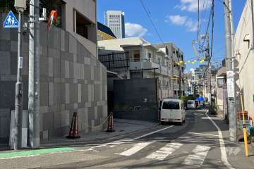 敷地北東側の前面道路