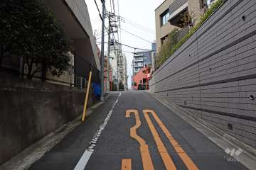 敷地南側の前面道路