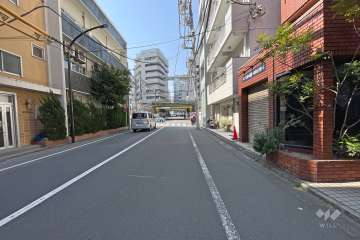 敷地南側の前面道路