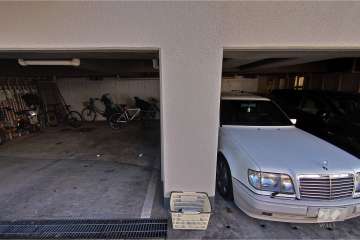 敷地内駐車場（屋内平面式）