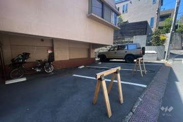 敷地内駐車場（屋外平面式）