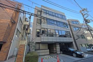 新宿スクエアビルの外観（北西側から）