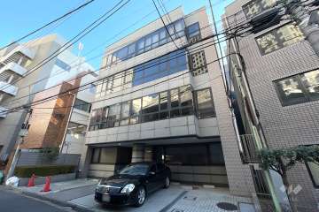 新宿スクエアビルの外観（南西側から）