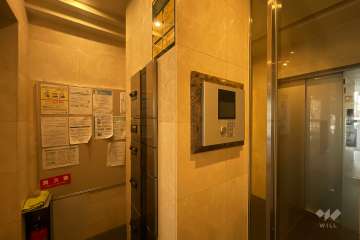 エントランスはオートロック付きです。