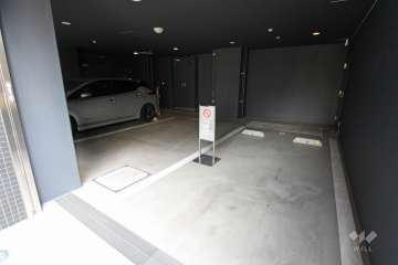 駐敷地内駐車場（屋内平面式）
