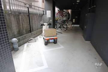 駐輪場（屋根付き）