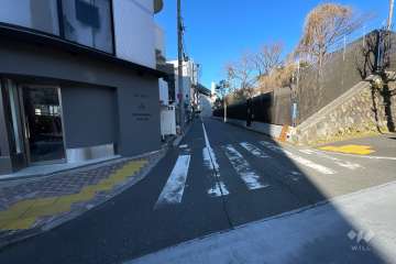 敷地北側の前面道路