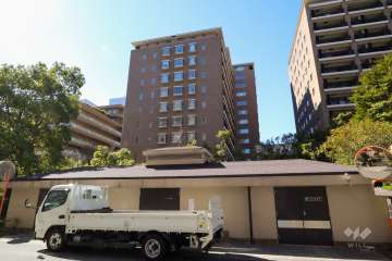 広尾ガーデンフォレスト椿レジデンスH棟の外観(東側から)