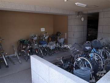 屋内にある駐輪場