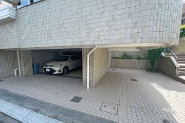 敷地内駐車場（屋内平面式）