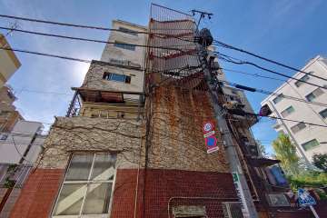 幡ヶ谷マンションの外観（北西側から）