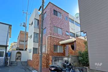 シーダー本町の外観（北側から）