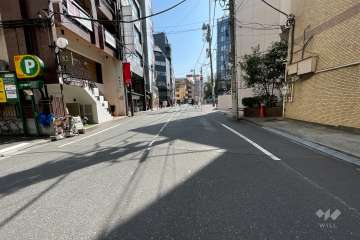 敷地南東側の前面道路